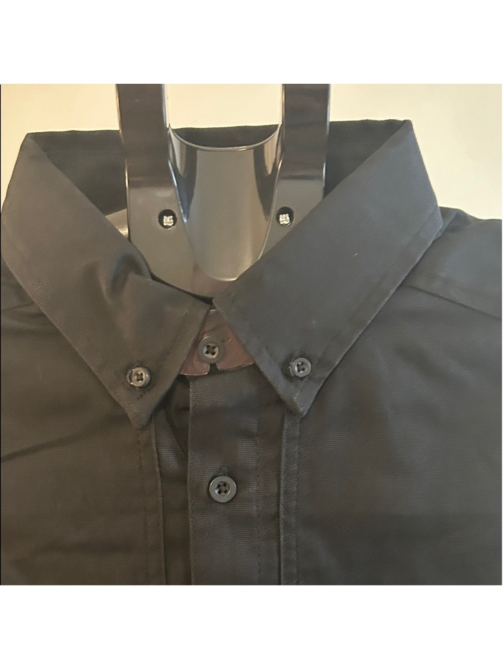Classic Black Men's Casual Button-Down Shirt - Picture 3 of 4